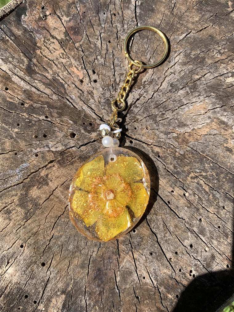 Porte-clé feuille jaune